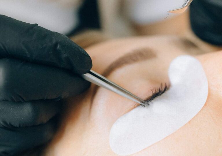 eyelash extensions on thin lashes