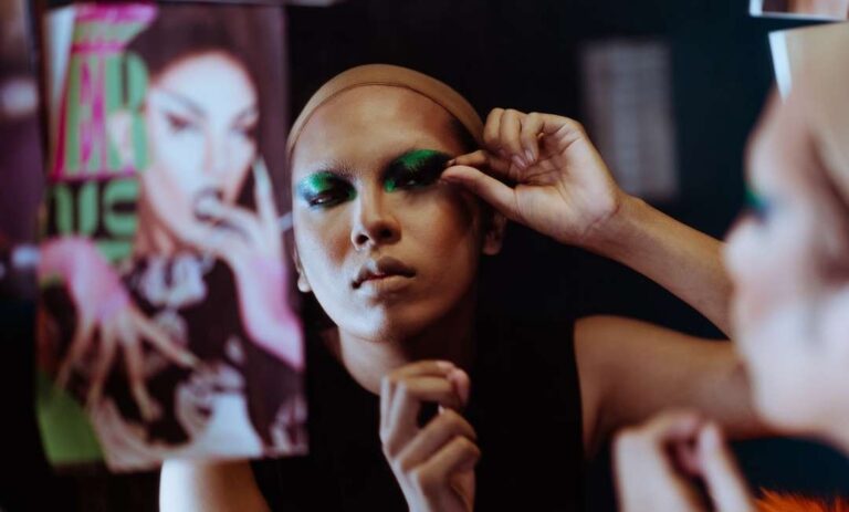 how to get wax off eyelashes