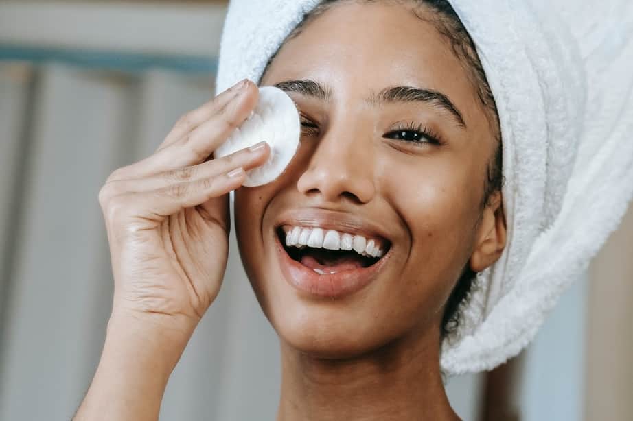 avoid rubbing eyelash extensions when washing face