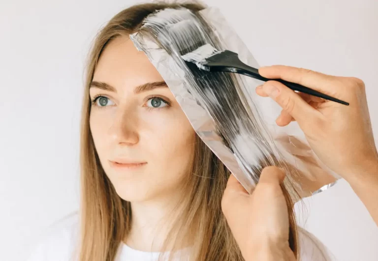 can hair be too greasy to bleach